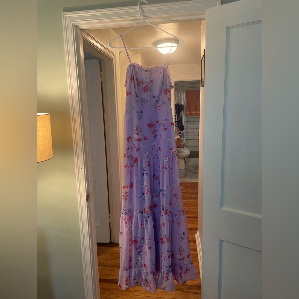 Lulus lavender floral maxi tiered dress. Size xsmall